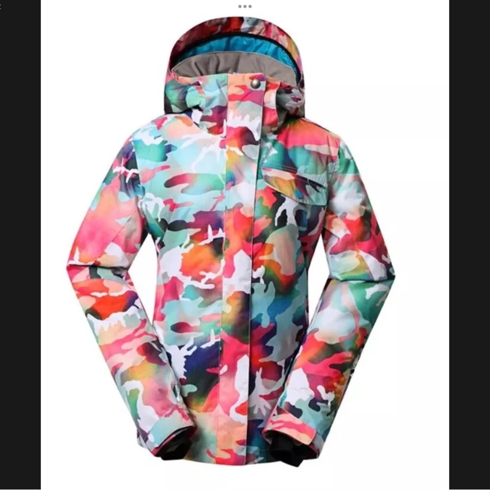 GSOU Women’s Vibrant Camo Insulated Snow Jacket W/Removable Hoodie. Medium. NEW